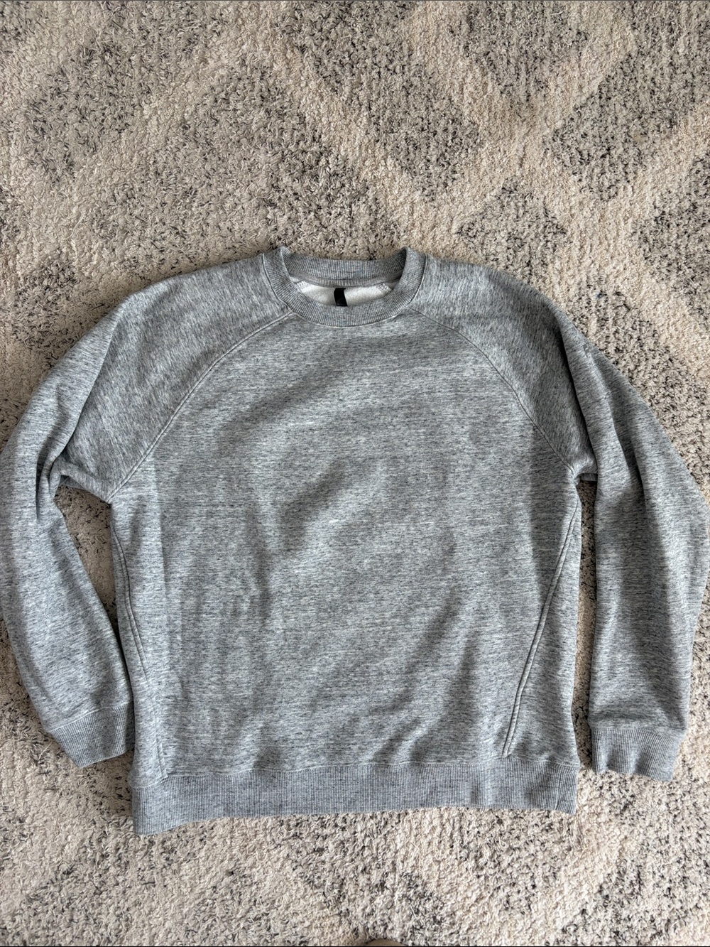 Men's Fabletics Heather Gray Crewneck Sweatshirt Size Large Excellent Condition